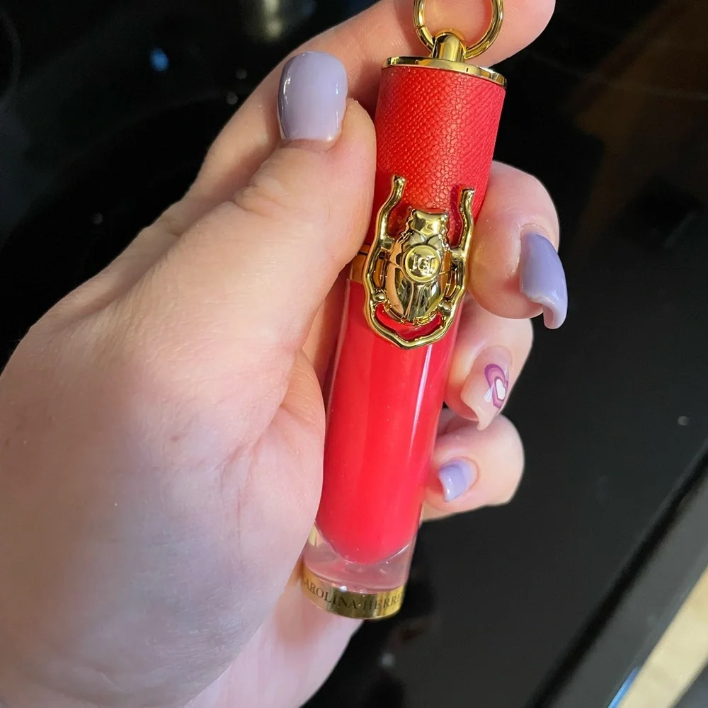 Carolina Herrera Liquid Lip Vinyl - Picture 5 of 9